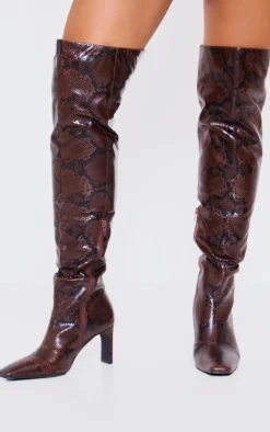 PrettyLittleThing Statement Heels*Snake PU Point Toe Over The Knee Heeled Boots