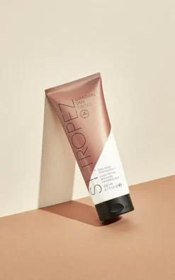 PrettyLittleThing Tanning*St. Tropez Gradual Tinted Lotion 200ml