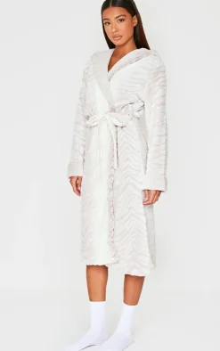 PrettyLittleThing Christmas Gifts*Tiger Textured Fleece Bath Robe