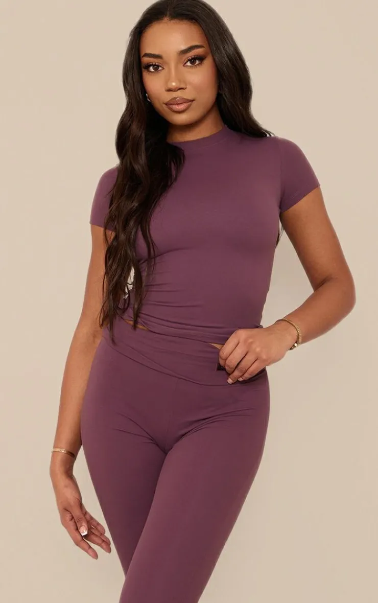 PrettyLittleThing Snatched*Tall Core Collection Tab Snatched Sculpt Short Sleeve T Shirt