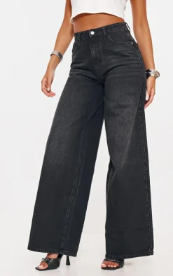 PrettyLittleThing Christmas Shop*Tall Mid Rise Extreme Wide Leg Jeans