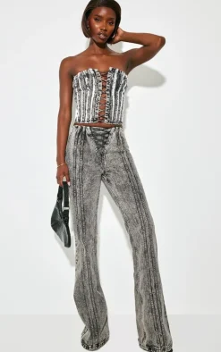 PrettyLittleThing Tall Low Rise Seam Detail Flared Jeans Washed Grey