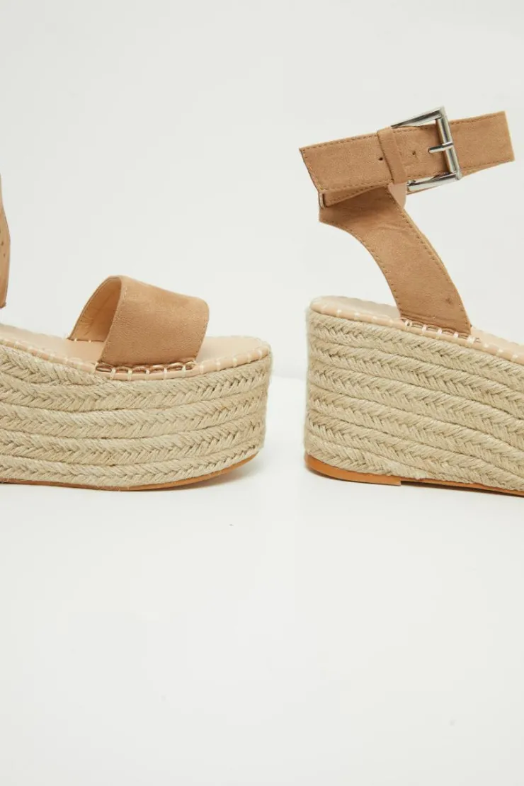 PrettyLittleThing Flatform Sandals*Buckle Ankle Strap Flatform Espadrille Sandal