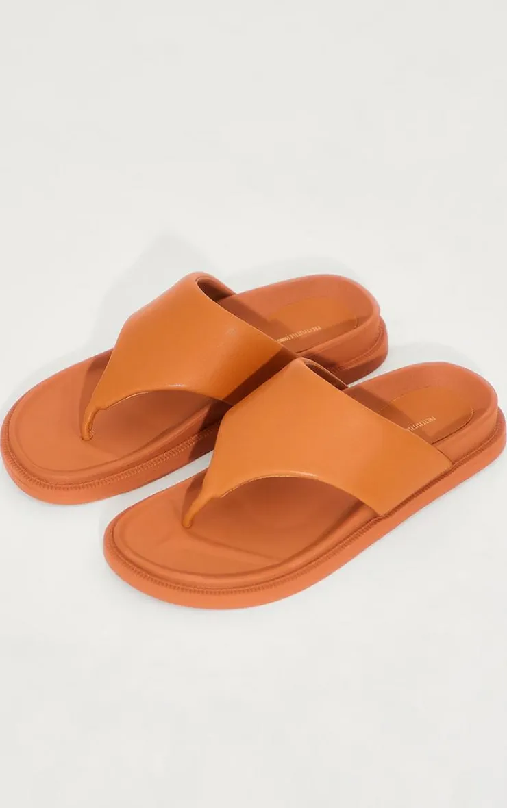 PrettyLittleThing Flat Sandals*Tan Pu Round Toe Thong Footbed Flat Sandals