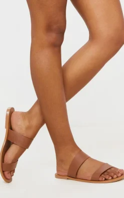 PrettyLittleThing Wide Fit Sandals*Wide Fit Leather Twin Strap Sandal