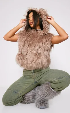 PrettyLittleThing Faux Fur Coats*Faux Fur Cropped Hooded Vest