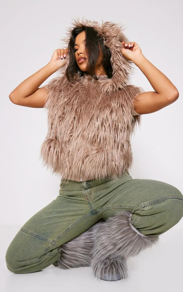 PrettyLittleThing Faux Fur Coats*Faux Fur Cropped Hooded Vest