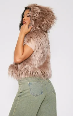 PrettyLittleThing Faux Fur Coats*Faux Fur Cropped Hooded Vest