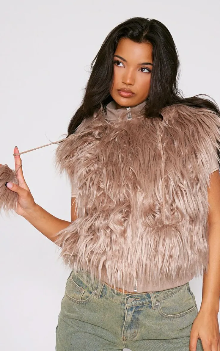 PrettyLittleThing Faux Fur Coats*Faux Fur Cropped Hooded Vest