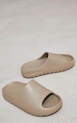 PrettyLittleThing Slides*Rubber Ribbed Sole Slides