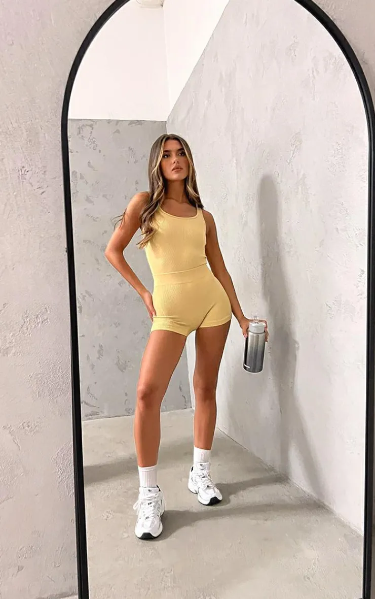 PrettyLittleThing Snatched*Snatched Rib Scoop Neck Bodysuit