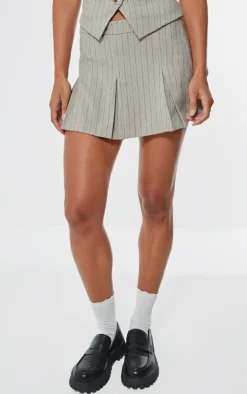 New PrettyLittleThing Tailored Woven Herringbone Mini Pleated Skirt Taupe