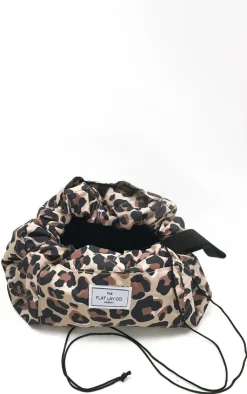 PrettyLittleThing Christmas Gifts*The Flat Lay co. Makeup Bag Print
