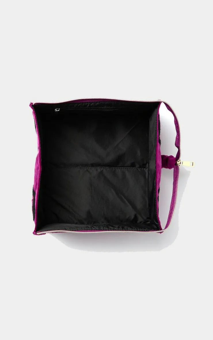 PrettyLittleThing Makeup Brushes & Tools*The Flat Lay Co. Open Flat Box Makeup Bag in Embroidered Daisy Velvet