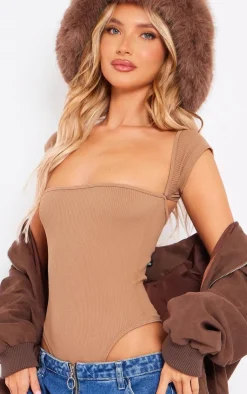 PrettyLittleThing Snatched*Snatched Rib Cut Out Short Sleeve Bodysuit