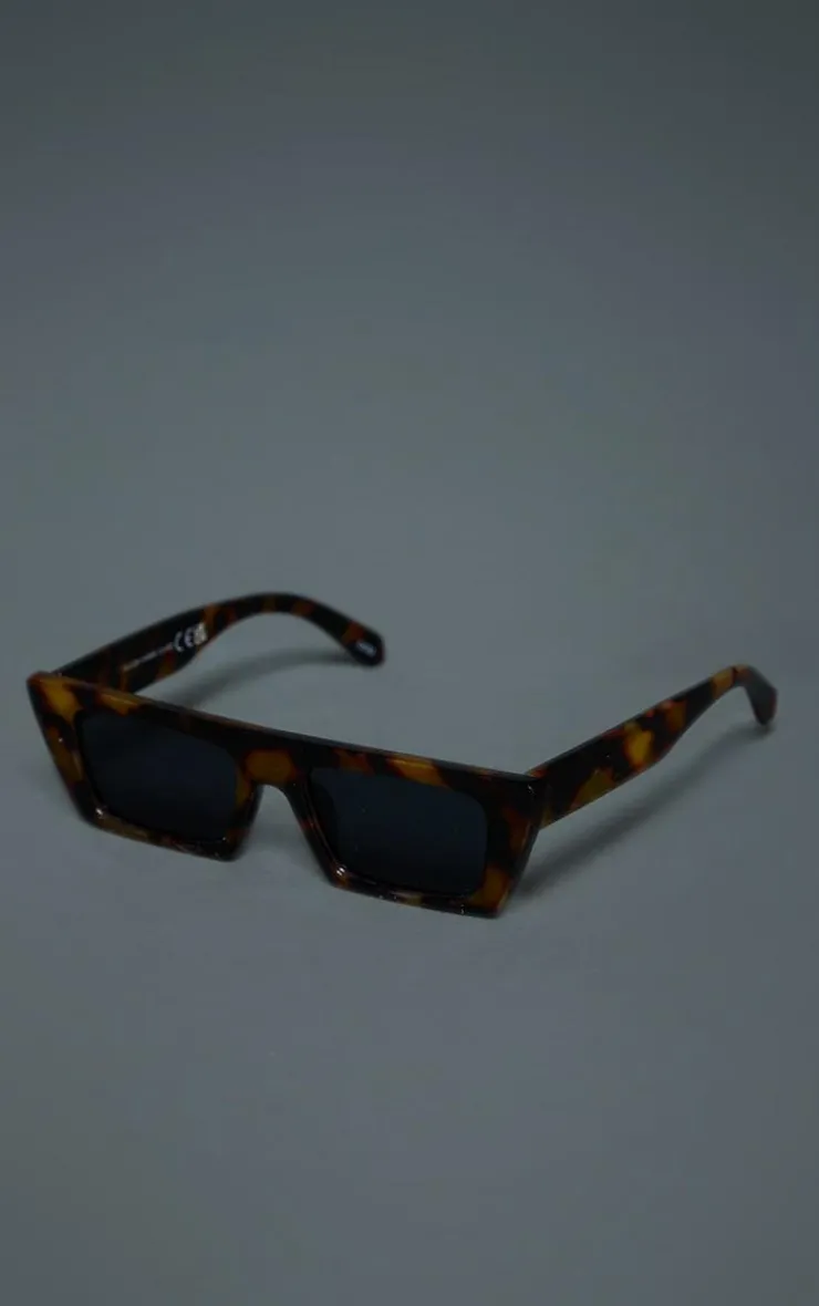 PrettyLittleThing Square Sunglasses*Flared Square Frame Sunglasses