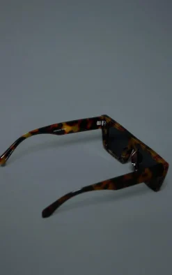 PrettyLittleThing Square Sunglasses*Flared Square Frame Sunglasses