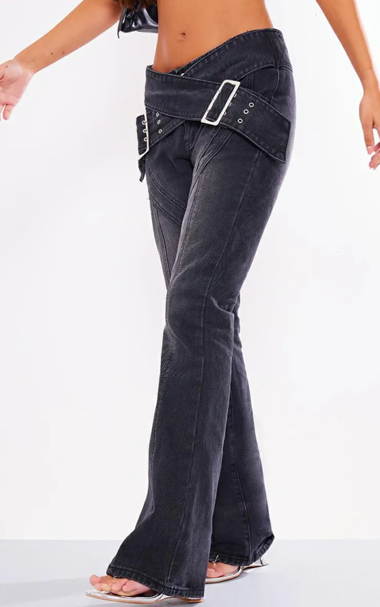Outlet PrettyLittleThing Cross Over Belt Flare Jeans Washed Black