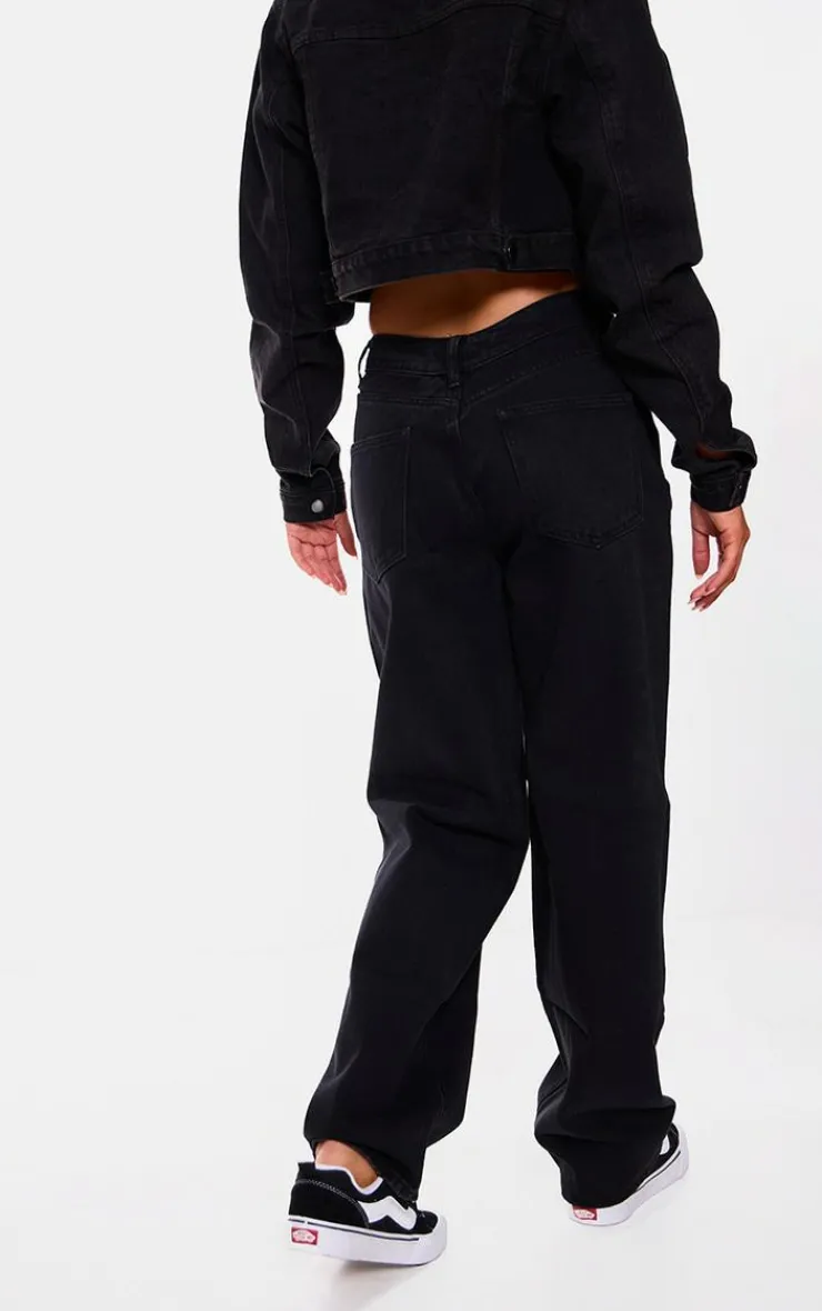 PrettyLittleThing Christmas Shop*Dipped Back Waistband Boyfriend Jeans