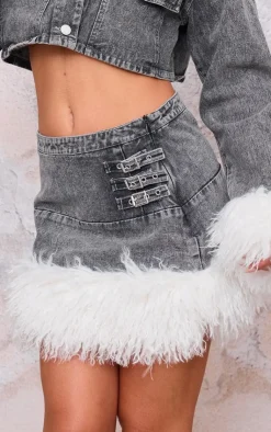 PrettyLittleThing Christmas Shop*Denim Mini Skirt With Fur Trims