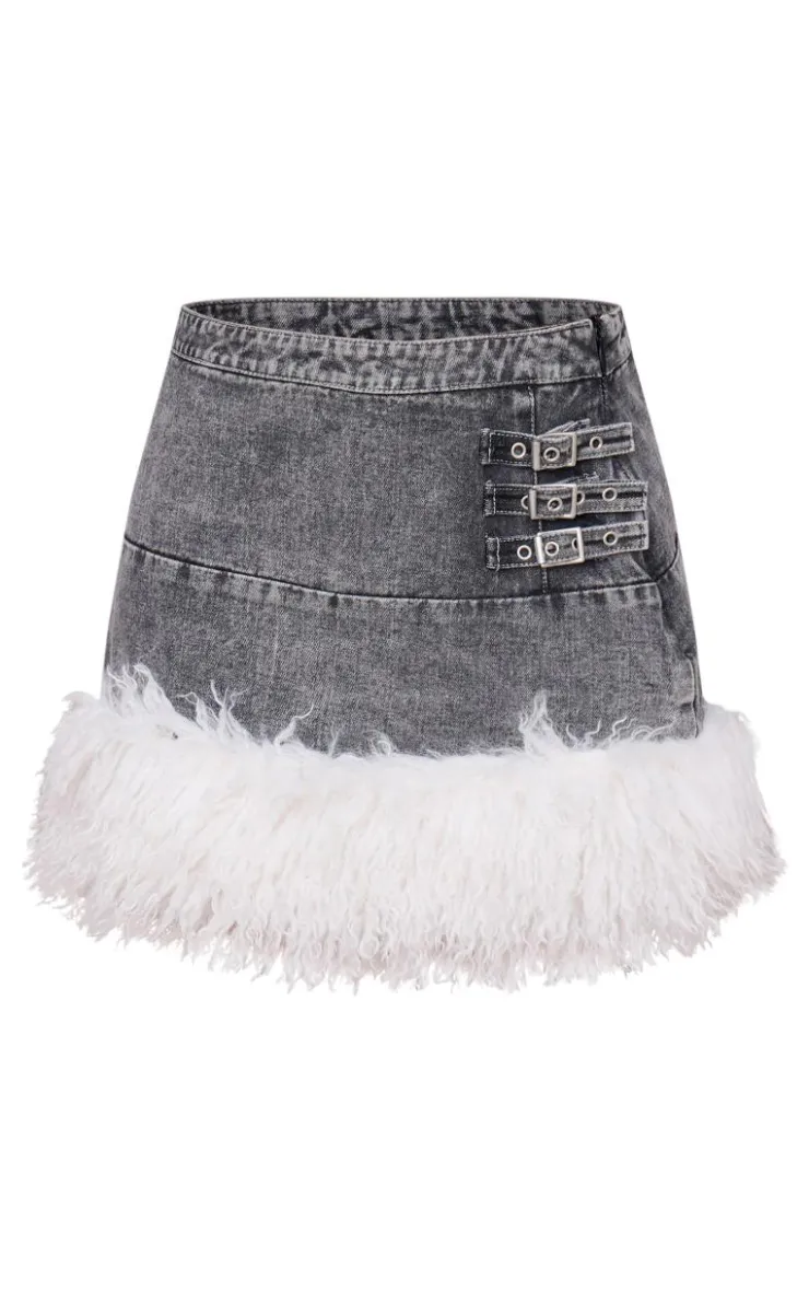 PrettyLittleThing Christmas Shop*Denim Mini Skirt With Fur Trims