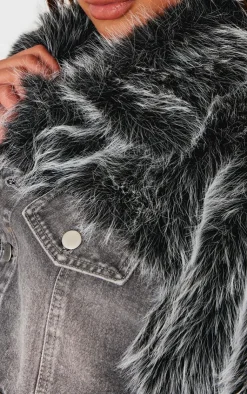 PrettyLittleThing Christmas Shop*Faux Fur Trim Cropped Denim Jacket