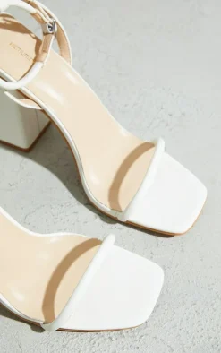 PrettyLittleThing Heeled Sandals*Barely There Block Heeled Sandals