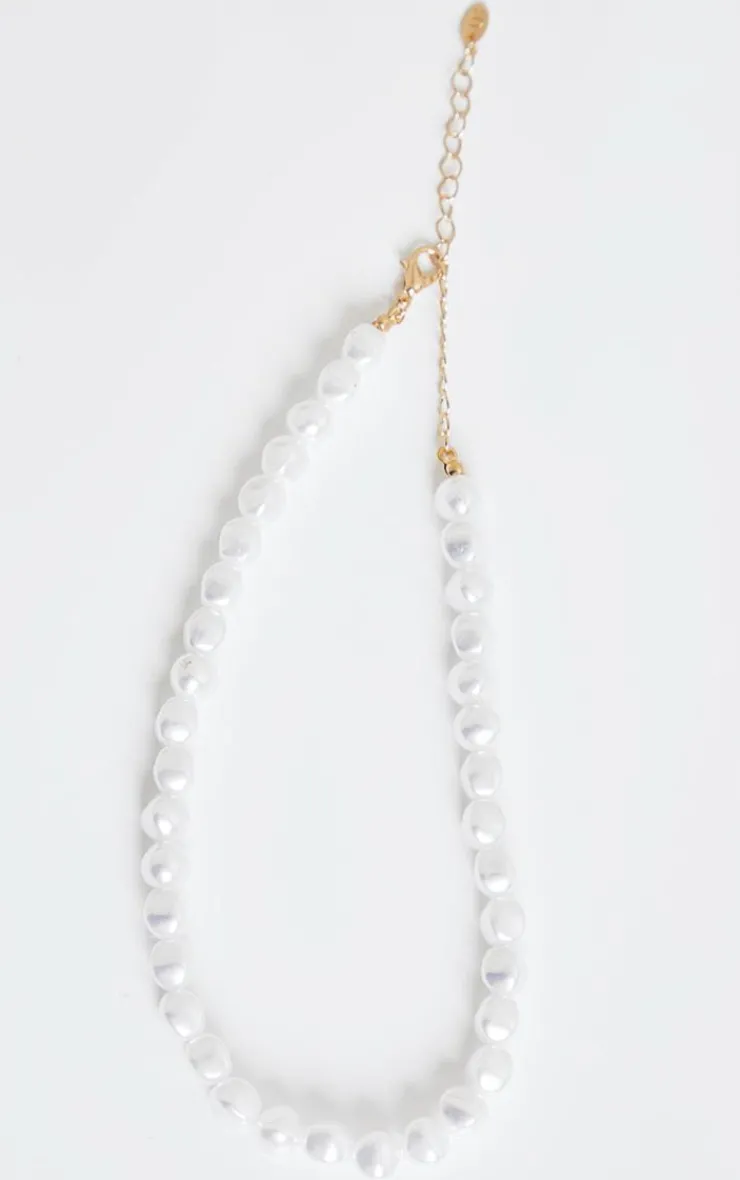PrettyLittleThing Necklaces*Dainty Pearl Choker