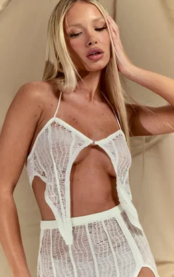 New PrettyLittleThing Distressed Asymmetric Hem Ring Knit Bralet White