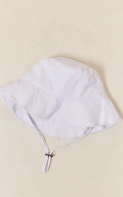 PrettyLittleThing Hats*Frayed Edge Toggle Bucket Hat