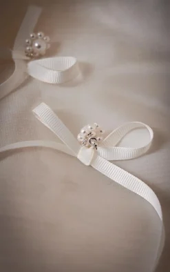 PrettyLittleThing Statement Earrings*Pearl Detail Satin Bow Statement Earrings
