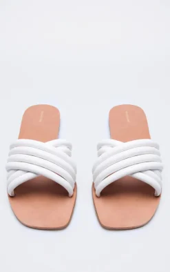 PrettyLittleThing Flat Sandals*PU Padded Cross Over Strap Flat Sandals