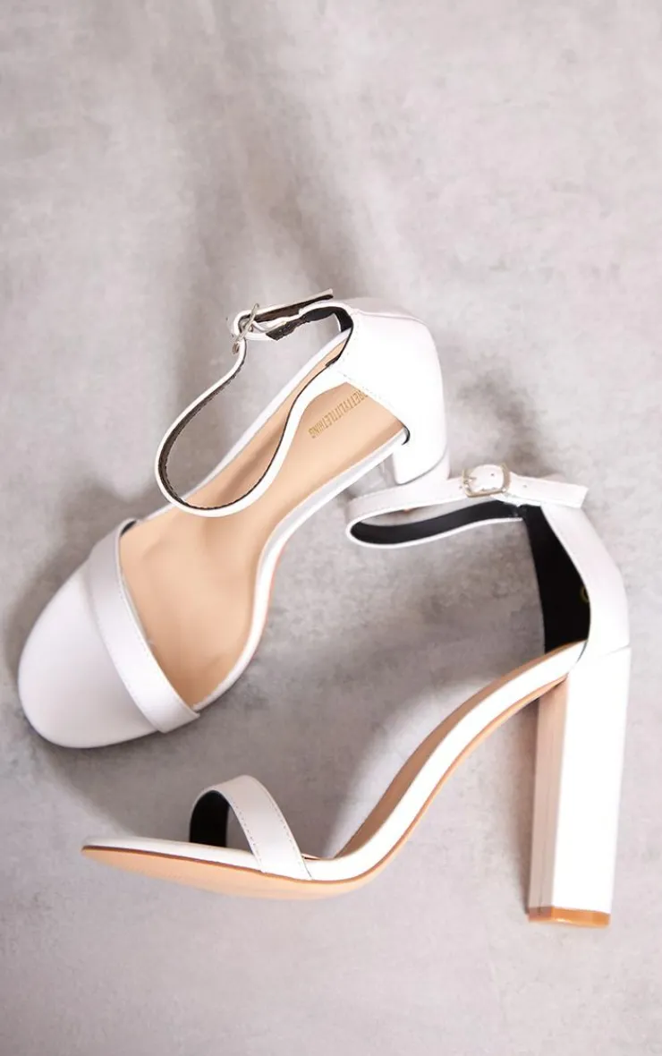 PrettyLittleThing Heeled Sandals*Pu Round Toe May Block Heeled Sandals