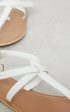 PrettyLittleThing Flat Sandals*Real Leather Basic Toe Thong Strap Flat Sandals
