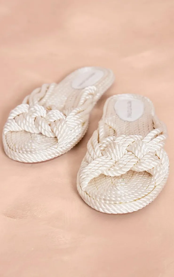 PrettyLittleThing Flat Sandals*Rope Round Toe Woven Cross Strap Detail Flat Sandals
