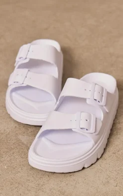PrettyLittleThing Chunky Sandals*Round Toe Chunky Sole Buckle Detail Sandals