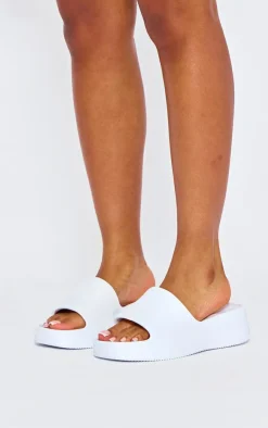 PrettyLittleThing Slides*Round Toe Rubber Sole Platform Slides