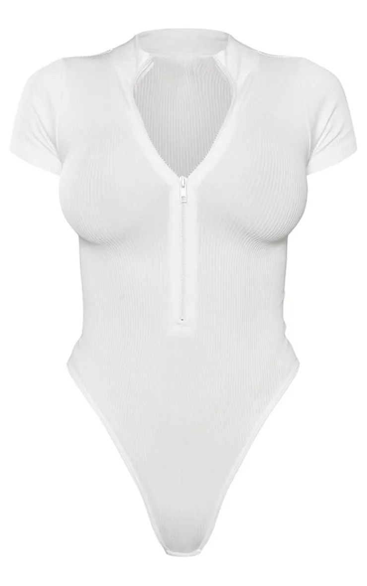 PrettyLittleThing Snatched*Structured Snatched Ribbed Zip Front Short Sleeve Bodysuit