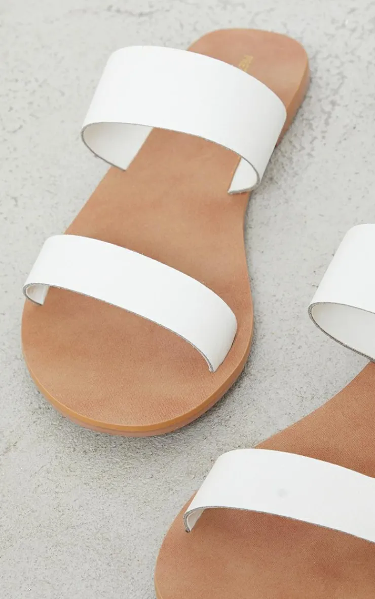 PrettyLittleThing Flat Sandals*Twin Strap Basic Real Leather Sandals