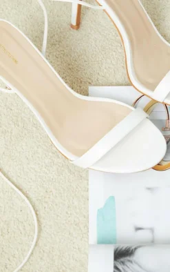 PrettyLittleThing Wide Fit Sandals*Wide Fit Barely There Ankle Tie Strappy Sandals