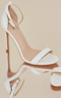 PrettyLittleThing Wide Fit Sandals*Wide Fit Pu Clover Single Strap Heeled Sandals