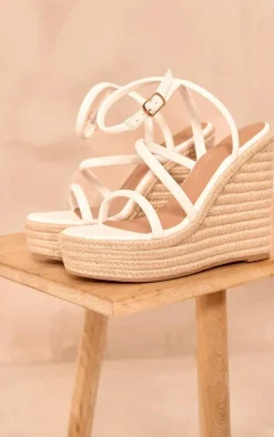 PrettyLittleThing Wide Fit Sandals*Wide Fit Pu Round Toe Asymmetric Strap Platform Heeled Wedges