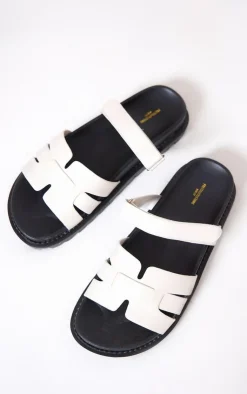PrettyLittleThing Wide Fit Sandals*Wide Fit Pu Round Toe Velcro Strap Chunky Sandals