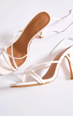 PrettyLittleThing Wide Fit Sandals*Wide Fit PU Square Toe Strappy Lace Up Heeled Sandals