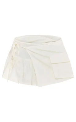 Online PrettyLittleThing Woven Frill Detail Cargo Skort White