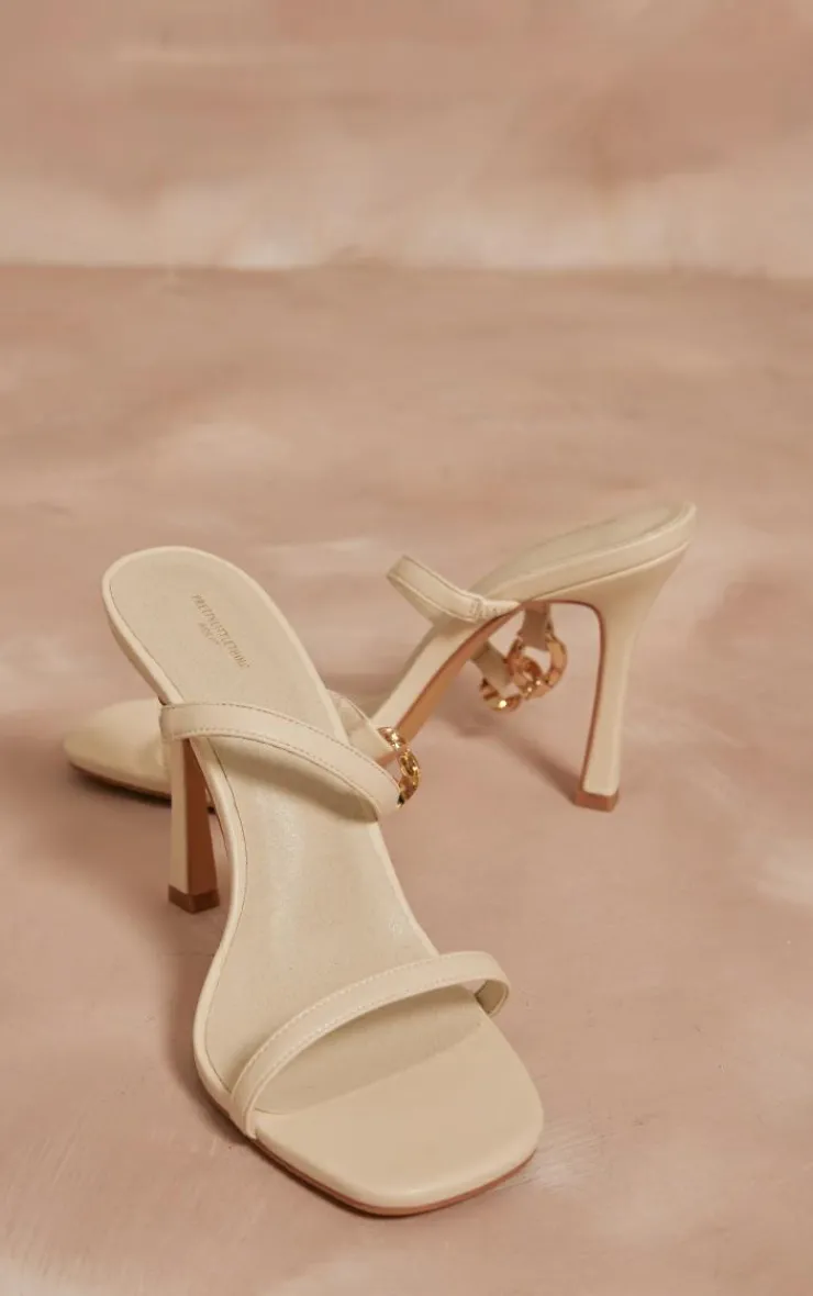 PrettyLittleThing Wide Fit Heels*Wide Fit Pu Square Toe Linked Buckle Heeled Mules